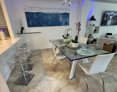 808 N Victoria Park Road - Photo Thumbnail 7