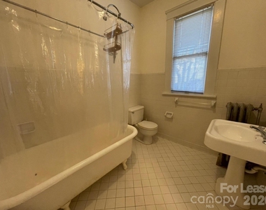 501 E Kingston Avenue - Photo Thumbnail 13