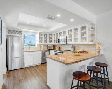 100 Waterway Road - Photo Thumbnail 6