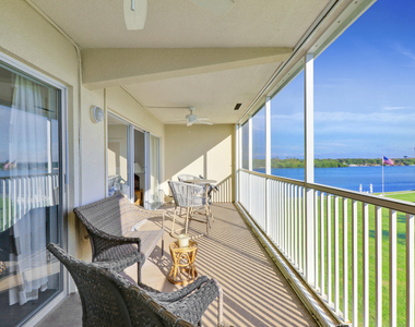 100 Waterway Road - Photo Thumbnail 16