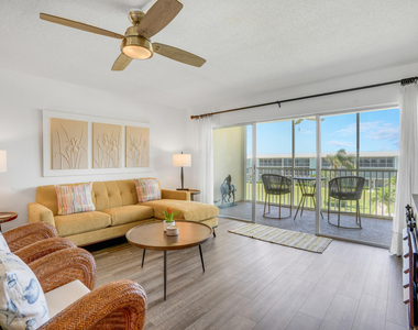100 Waterway Road - Photo Thumbnail 4
