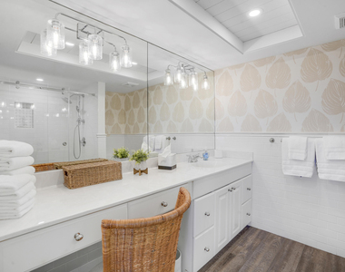 100 Waterway Road - Photo Thumbnail 13