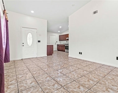 10127 Finch Ave - Photo Thumbnail 2