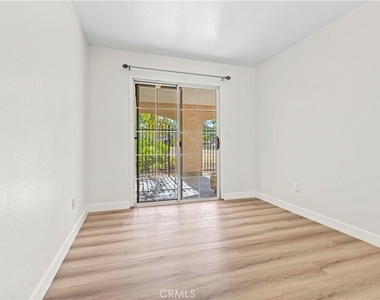 10127 Finch Ave - Photo Thumbnail 7