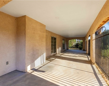 10127 Finch Ave - Photo Thumbnail 14