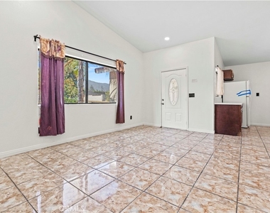 10127 Finch Ave - Photo Thumbnail 3