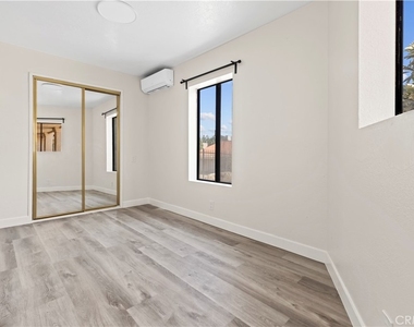 10123 Finch Ave - Photo Thumbnail 10