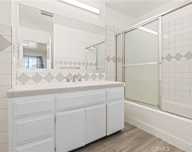 10123 Finch Ave - Photo Thumbnail 8