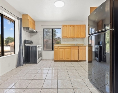 10123 Finch Ave - Photo Thumbnail 2