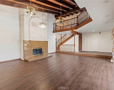 10123 Finch Ave - Photo Thumbnail 14