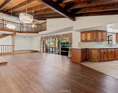 10123 Finch Ave - Photo Thumbnail 16