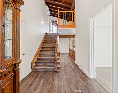 10123 Finch Ave - Photo Thumbnail 7