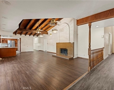 10123 Finch Ave - Photo Thumbnail 11