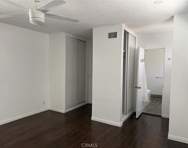 2211 S 8th - Photo Thumbnail 3