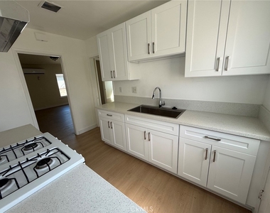 5719 Noel Drive - Photo Thumbnail 10