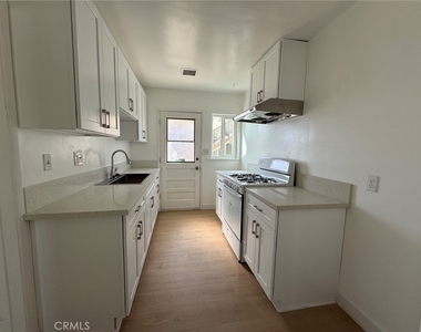 5719 Noel Drive - Photo Thumbnail 9