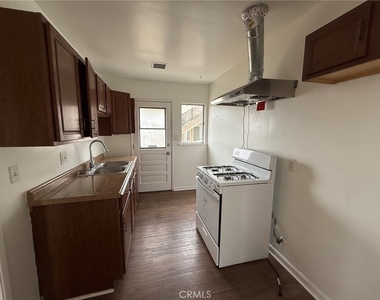 5719 Noel Drive - Photo Thumbnail 6