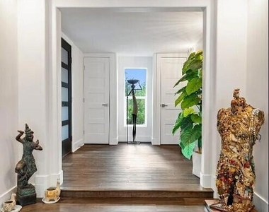 820 Foothill Lane - Photo Thumbnail 3