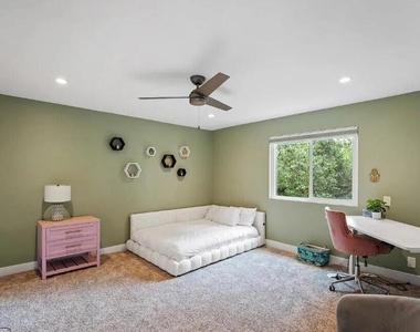820 Foothill Lane - Photo Thumbnail 23