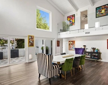 820 Foothill Lane - Photo Thumbnail 9