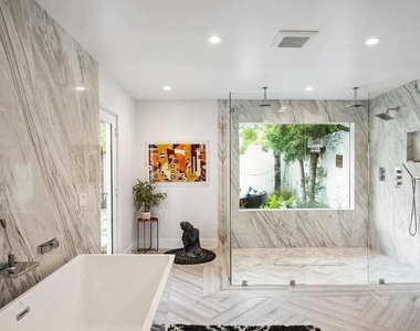 820 Foothill Lane - Photo Thumbnail 16