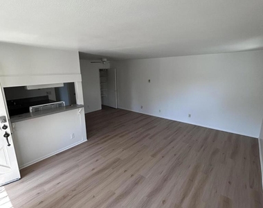 2636 Tiller Avenue - Photo Thumbnail 6
