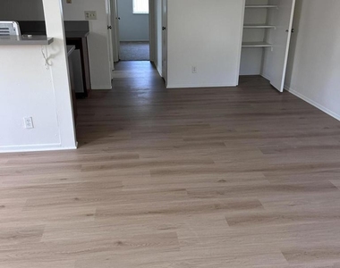 2636 Tiller Avenue - Photo Thumbnail 5