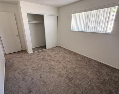 2636 Tiller Avenue - Photo Thumbnail 10