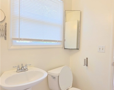 182 E Green Street - Photo Thumbnail 13