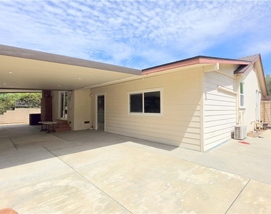 182 E Green Street - Photo Thumbnail 20