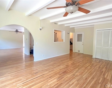 182 E Green Street - Photo Thumbnail 1