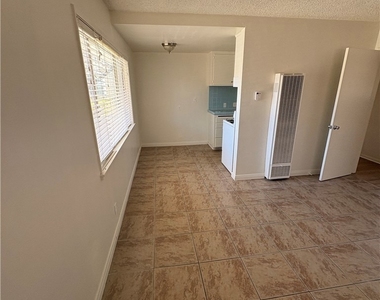 141 S Myers St - Photo Thumbnail 2
