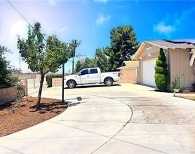 42722 55th Street W - Photo Thumbnail 4