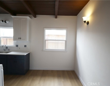 429 1/2 28th St. - Photo Thumbnail 9
