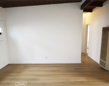 429 1/2 28th St. - Photo Thumbnail 7