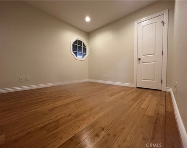 27909 Wellston - Photo Thumbnail 12