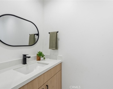 1430 S Cloverdale Avenue - Photo Thumbnail 17