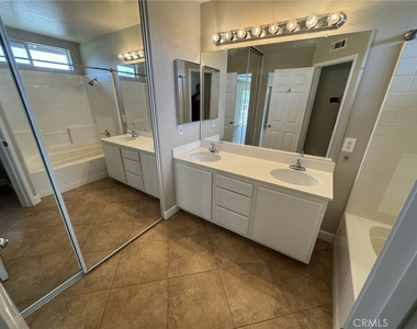 7030 Fontaine - Photo Thumbnail 18