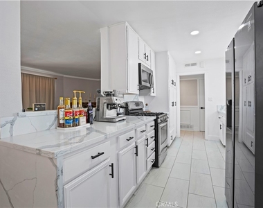 1112 E Avenue J4 - Photo Thumbnail 5
