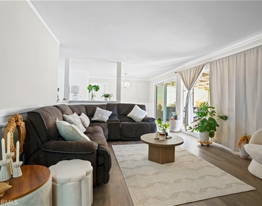 1112 E Avenue J4 - Photo Thumbnail 8