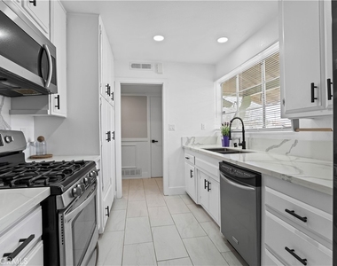 1112 E Avenue J4 - Photo Thumbnail 3