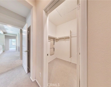 15 Elmhurst - Photo Thumbnail 36
