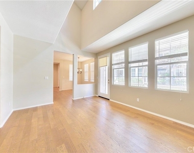 15 Elmhurst - Photo Thumbnail 27