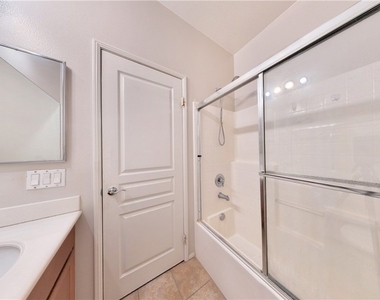 15 Elmhurst - Photo Thumbnail 13
