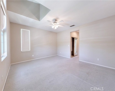 15 Elmhurst - Photo Thumbnail 20