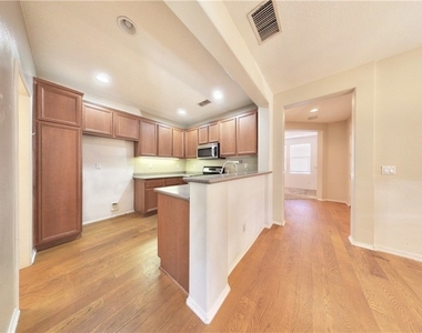 15 Elmhurst - Photo Thumbnail 12