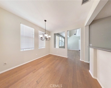 15 Elmhurst - Photo Thumbnail 37