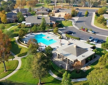 2454 Chinook Drive - Photo Thumbnail 4
