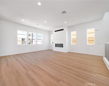 108 Verbana Way - Photo Thumbnail 7
