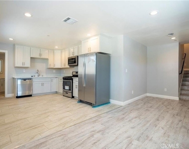 2125 S West View - Photo Thumbnail 1